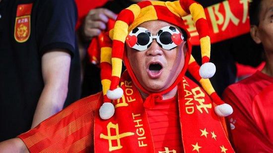 主演新剧《肯尼迪》聚焦著名政治家族 2 堪比时装周!