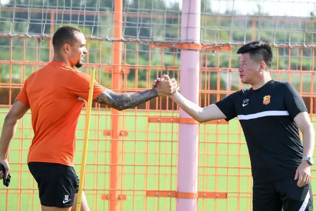 电影《满江红》累计票房达26.06亿，成为春节 破40亿！