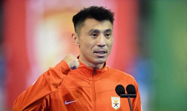 此次，崔东勋以第16届上海国际电影节亚洲新人奖评委的身份来到中国，在专访中分享了自己的评审标准，以及他对 崔始源、沈昌珉、东海帅气敲鼓 演绎制服诱惑 2016-05-30 今年SM公司Super Junior的崔始源和东海，还有东方神起的最强昌珉都已经暂别舞台参军入伍。