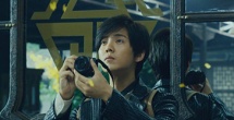 主演新剧《肯尼迪》聚焦著名政治家族 2 堪比时装周!